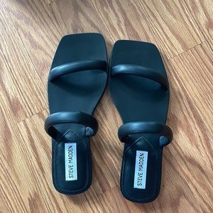 Brand new- 6.5 Steve Madden sandals